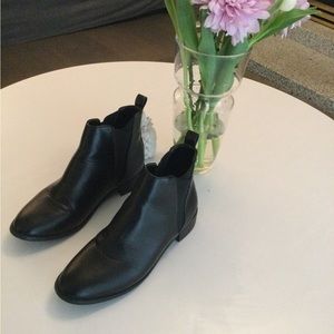 Mat N Nat Chelsea Boots